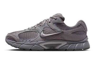 Nike V5 RNR Sneakers